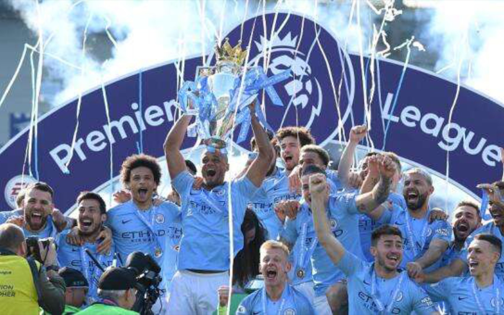 尤其在面对 尤其在面对